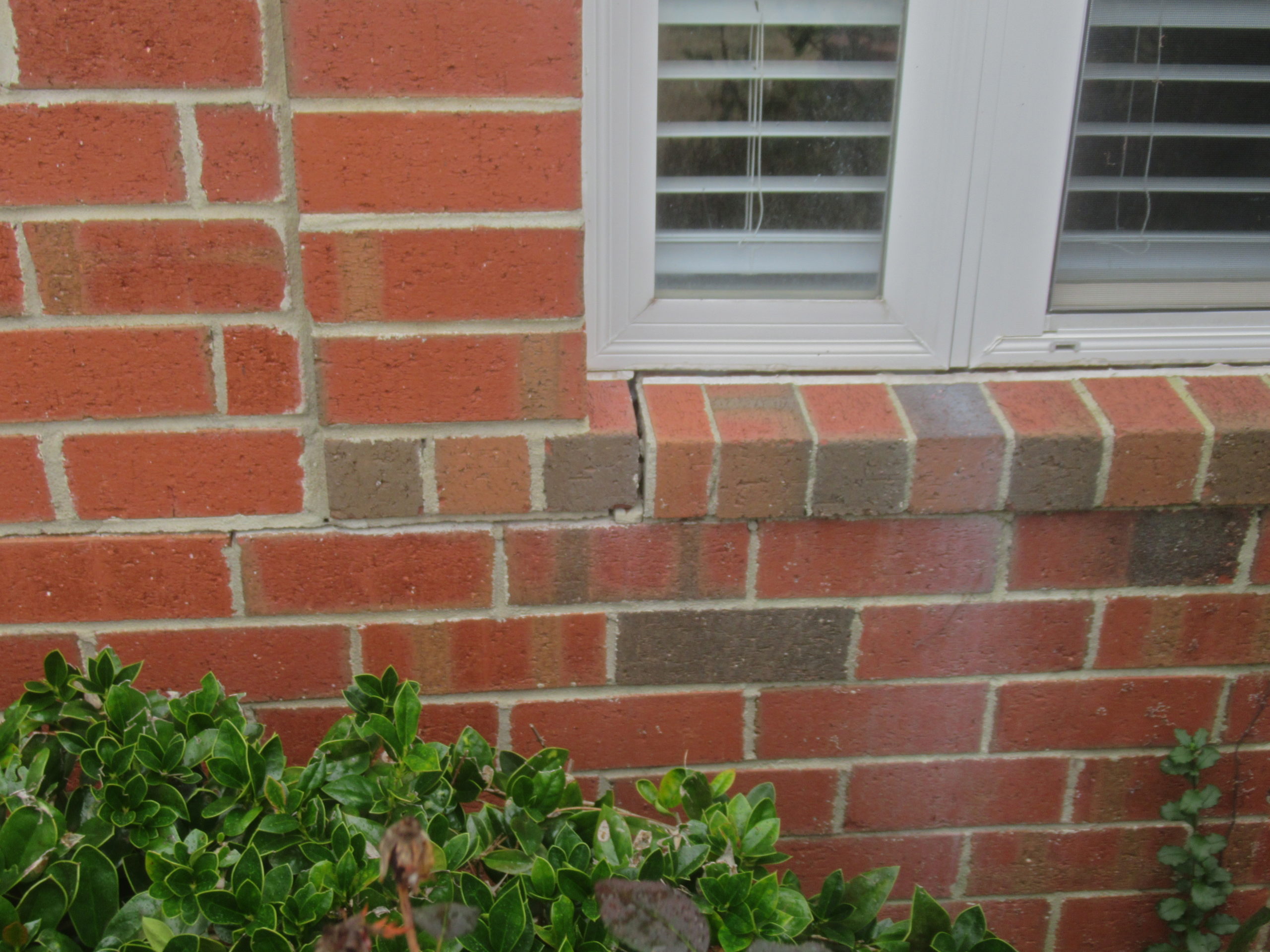 Brick veneer structural crack