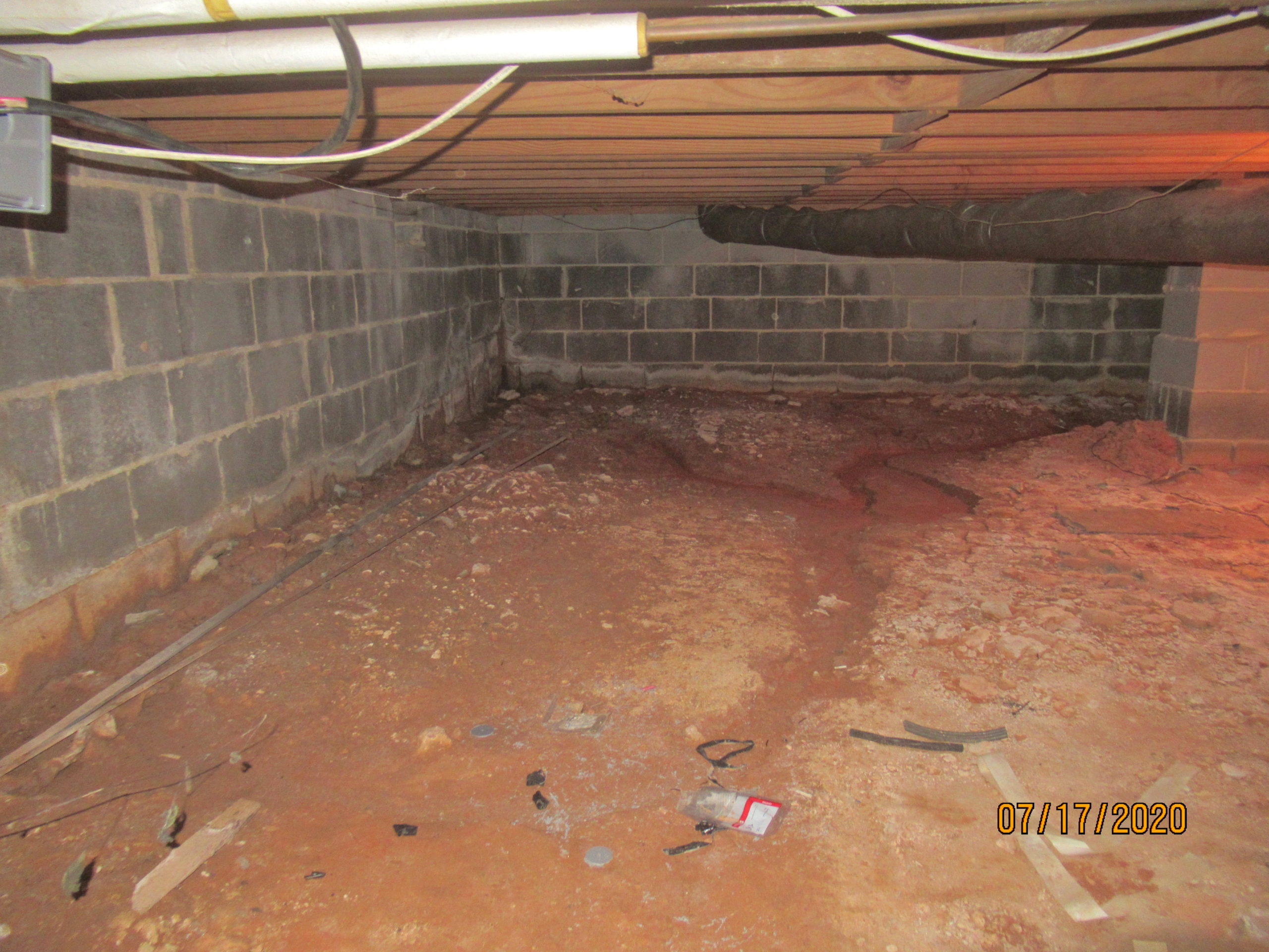 Crawlspace water entry draining
