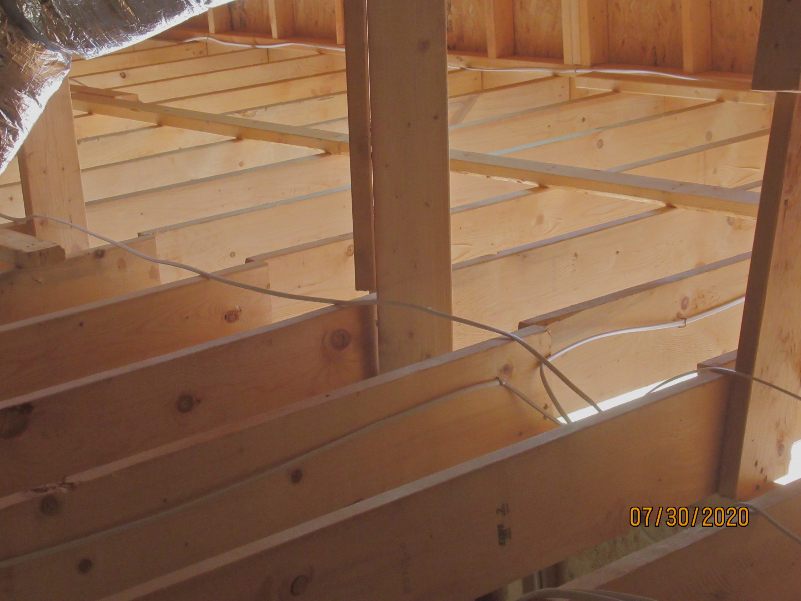 Ceiling joist lapping